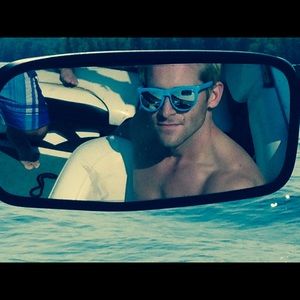 Meet your Posher, Adam